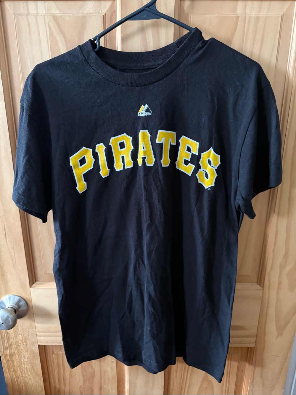 Like New, Men’s Size Medium Pittsburgh Pirates T-Shirt